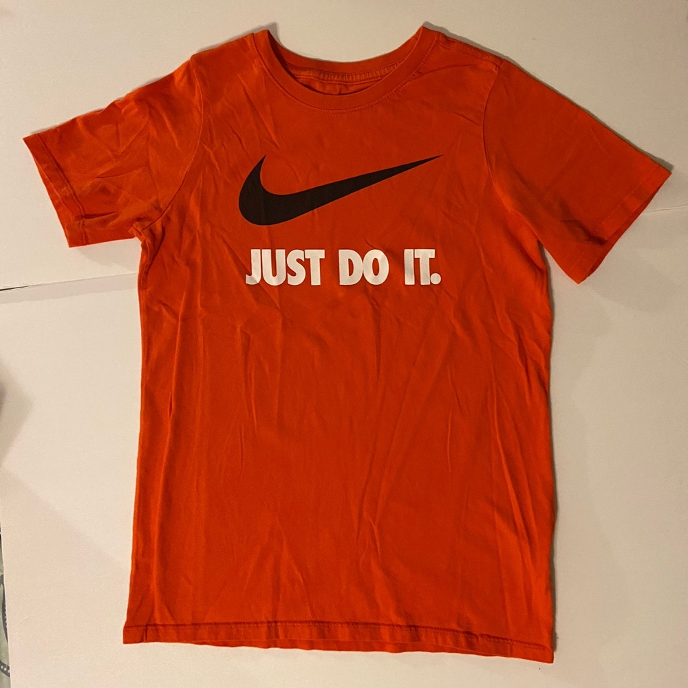 🏀BOY’S NIKE T-SHIRT🏀